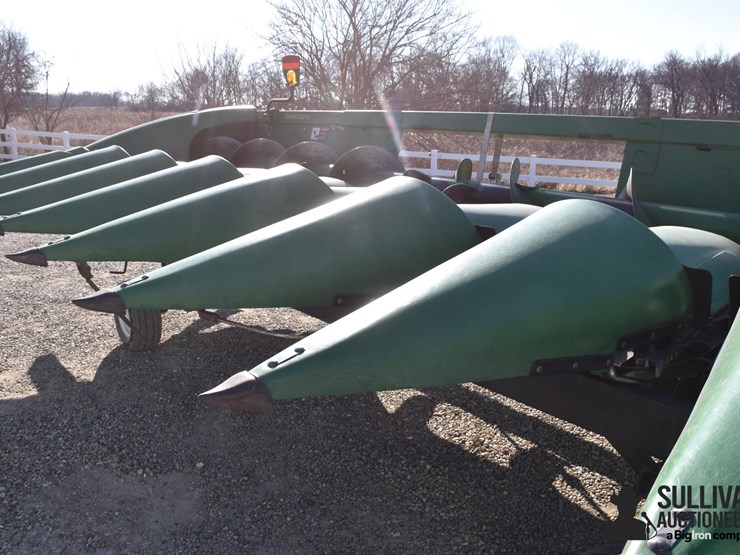 2014-john-deere-608c-image-16