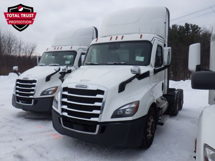 2021-freightliner-cascadia-116-image-1