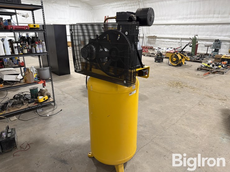 dewalt-dxcmv5048055-80-gallon-air-compressor-image-3