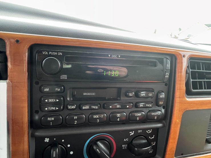 1999-ford-f350-image-46