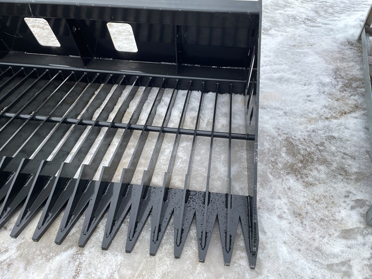 #2339-•-wolverine-skeleton-bucket-image-8