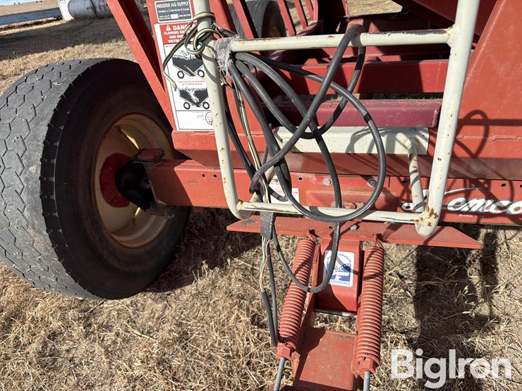 demco-harvest-wagon-image-19