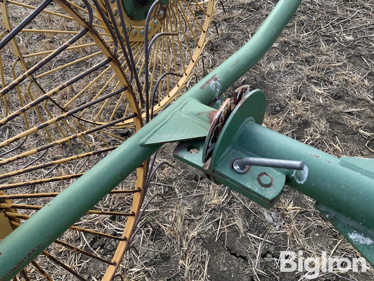 km-rake-caddy-hay-rake-image-15