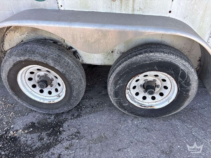 2001-t/a-enclosed-trailer-image-9