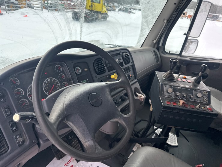 2008-caterpillar-c13-image-36