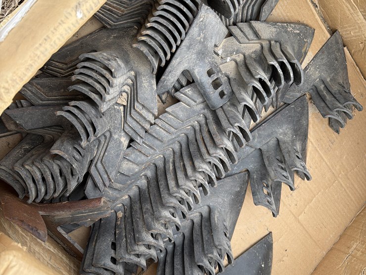 john-deere-tillage-sweeps-image-3