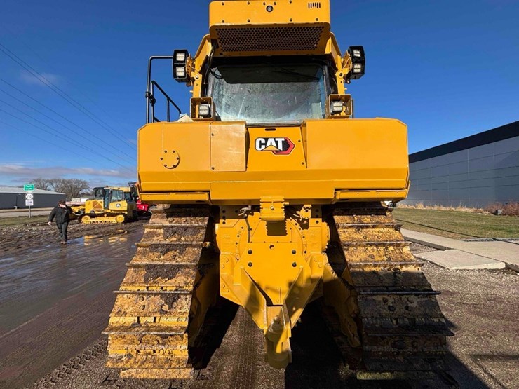 2020-caterpillar-d8t-image-4