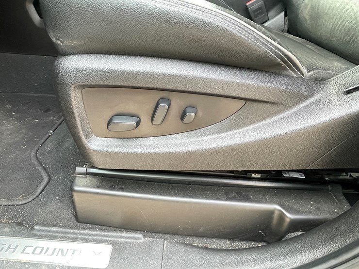 #4000-•-2019-chevy-silverado-high-country-pickup-(has-wi-title)-image-58