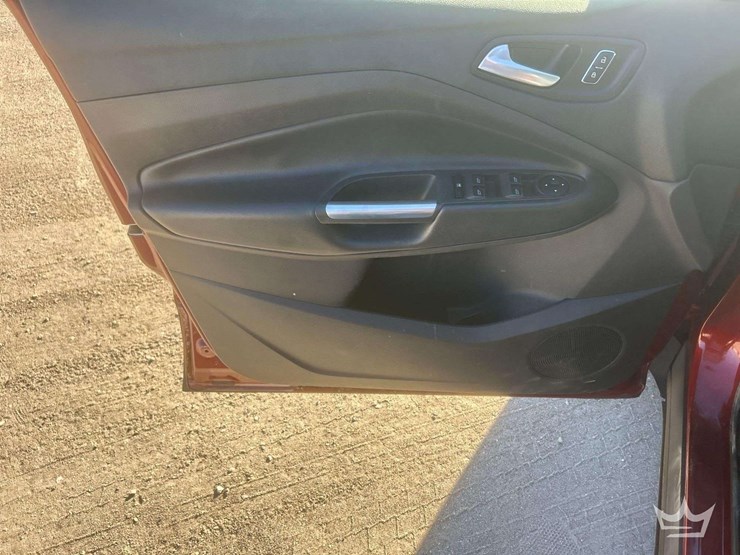 2016-ford-escape-image-11