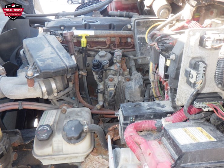 2019-freightliner-m2-106-image-15