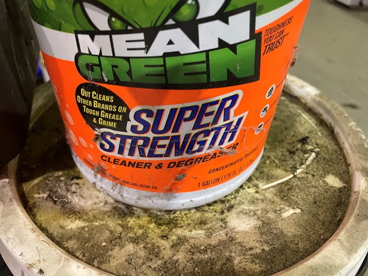 #7051-•-assortment-of-fluids-image-6