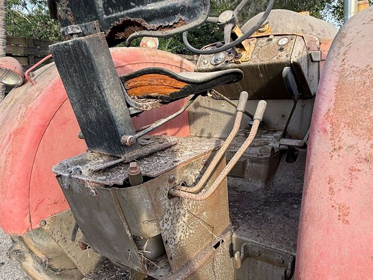 massey-ferguson-98-image-9