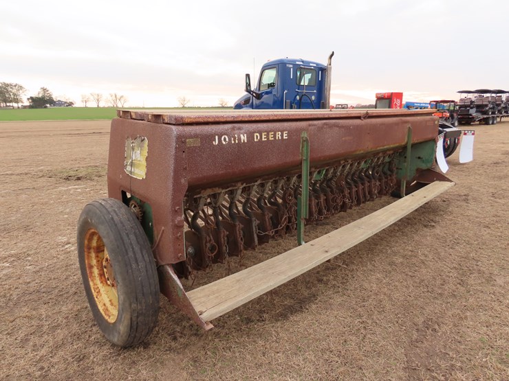 john-deere-8300-image-9