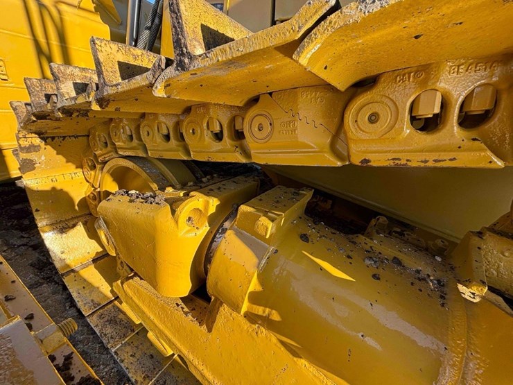 2020-caterpillar-d8t-image-14