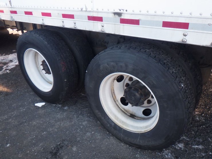 2019-freightliner-cascadia-113-image-8