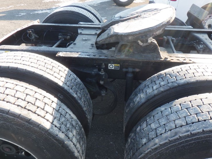 2017-peterbilt-579-image-4