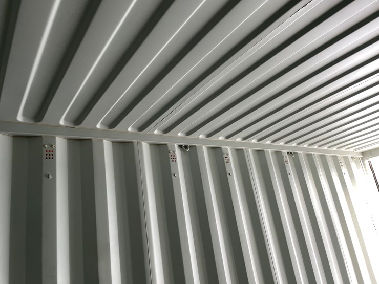 #204-•-20'-shipping-container-image-13