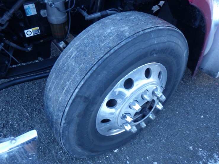 2018-peterbilt-579-image-19