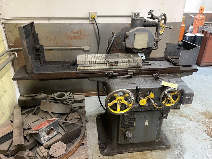 #5972-•-brown-and-sharpe-surface-grinding-machine-image-4