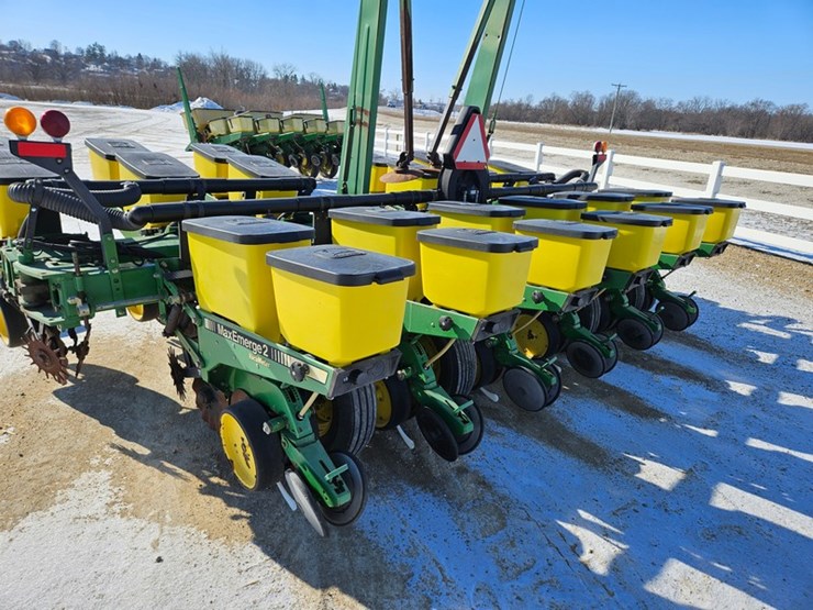 john-deere-7200-image-21