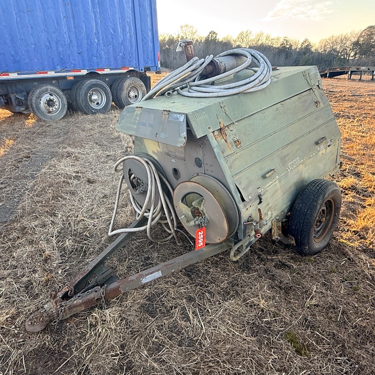 #2595 • Davey Towable Air Compressor