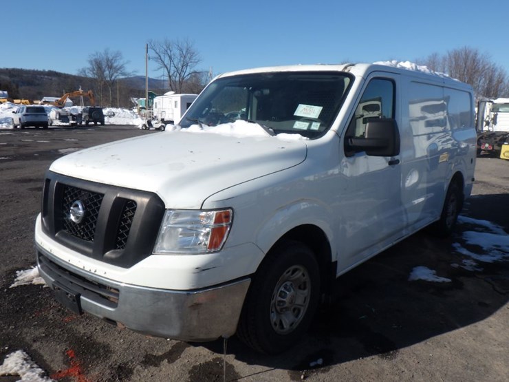 2013-nissan-nv2500-image-1