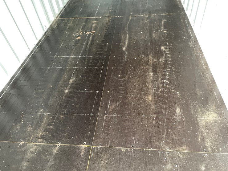 #203-•-20'-shipping-container-image-8