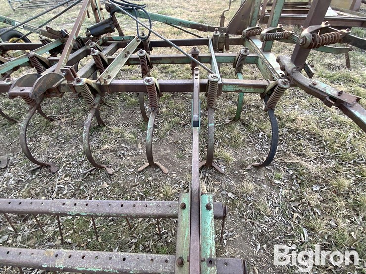 john-deere-chisel-plow-sweep-image-18
