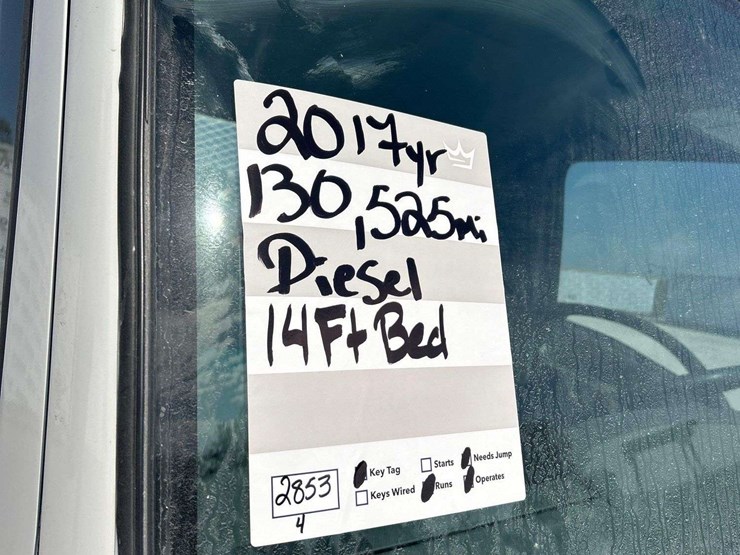 2017-isuzu-nrr-image-27