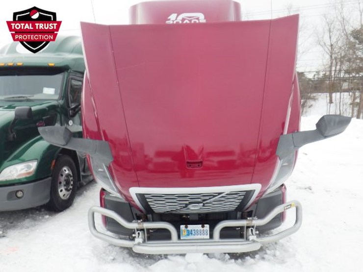 2022-volvo-vnl-300-image-21