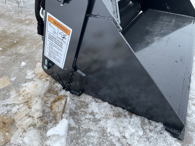 #2364-•-wolverine-mini-skid-steer-combination-bucket-image-13