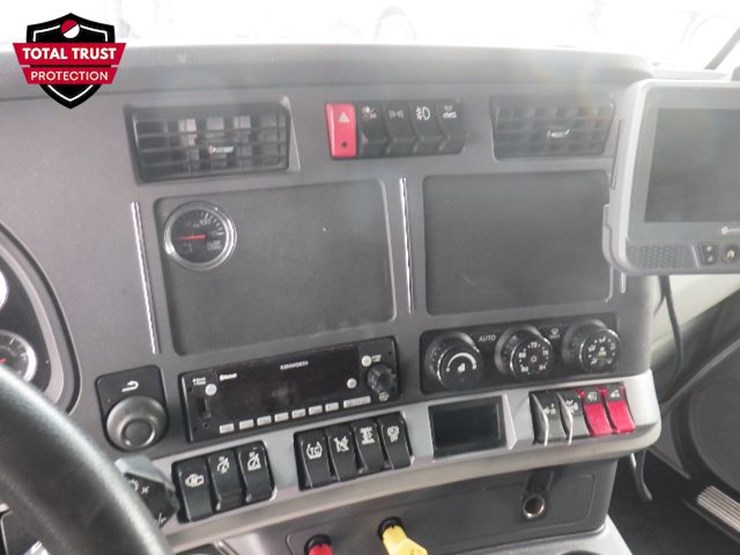 2022-kenworth-t680-image-21