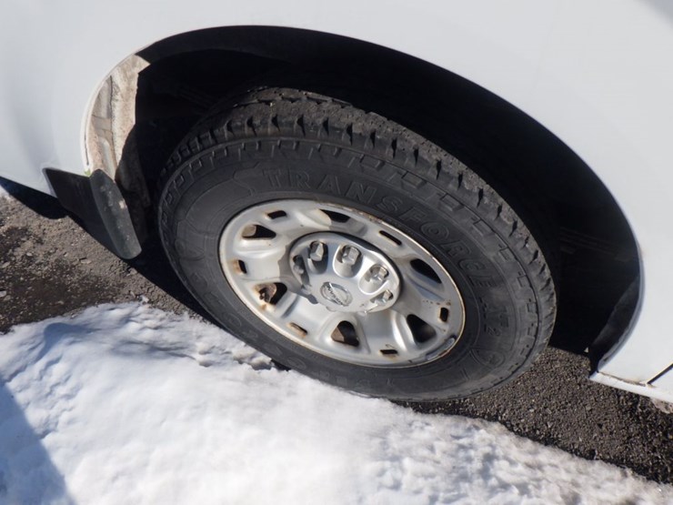 2013-nissan-nv2500-image-5