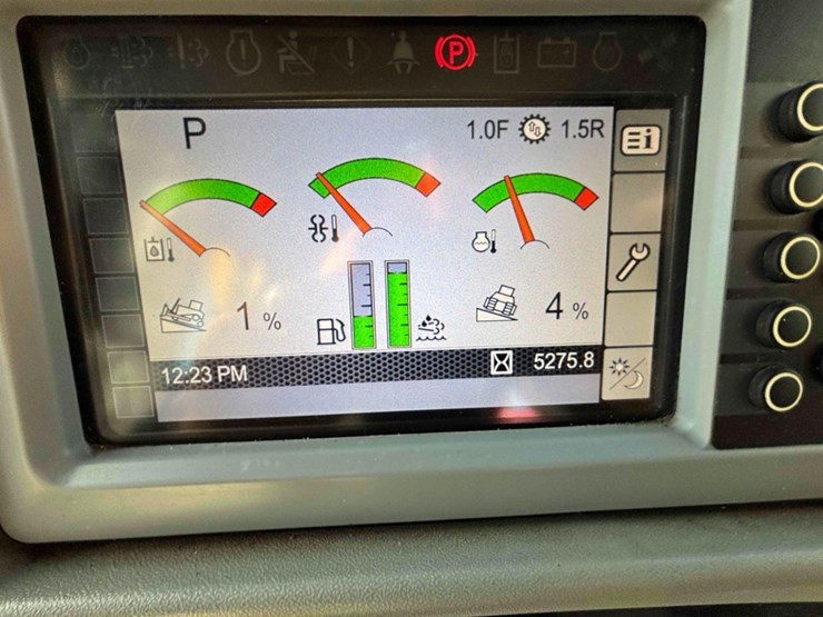 2019-caterpillar-d8t-image-45