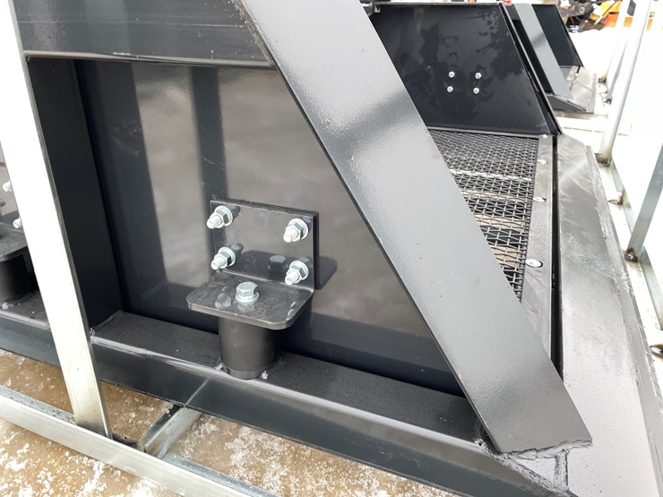 #2374-•-wolverine-screening-bucket-image-21