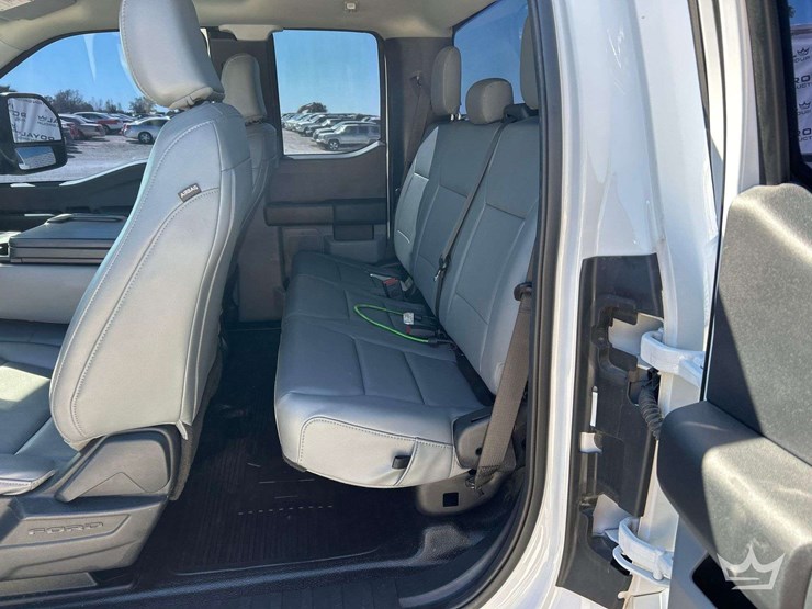 2023-ford-f350-image-16