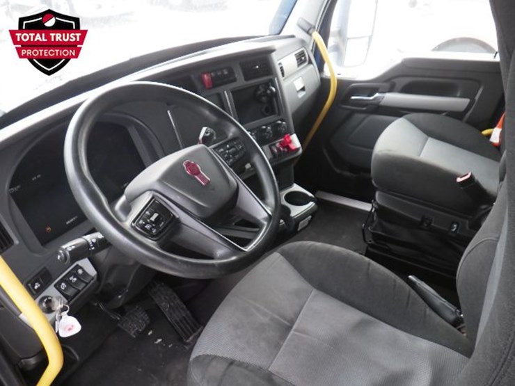 2022-kenworth-t680-image-17