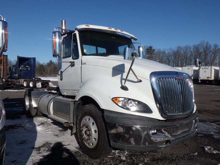 2017-international-prostar-image-3