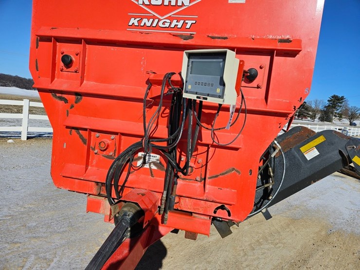 #311-•-2012-knight-4142-mixer-feed-wagon-image-10