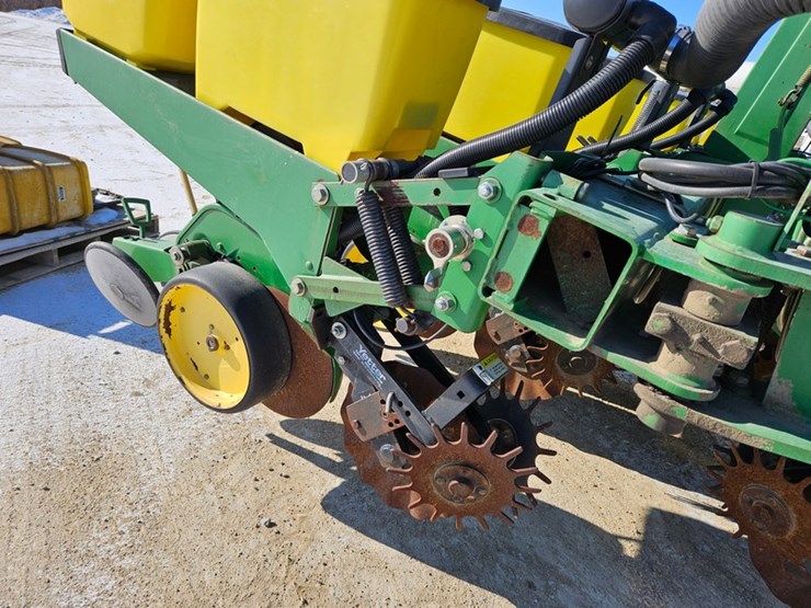 john-deere-7200-image-30