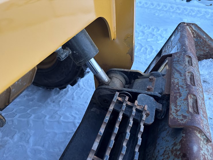 caterpillar-272d2-image-13