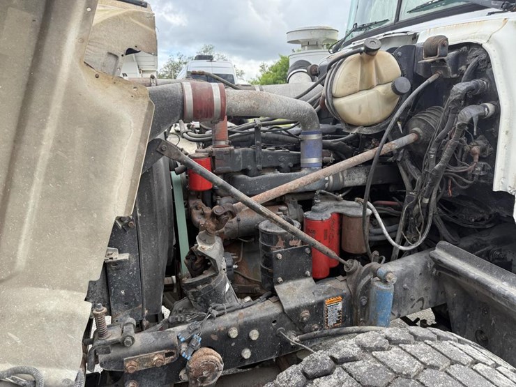 1999-mack-rd600-image-16