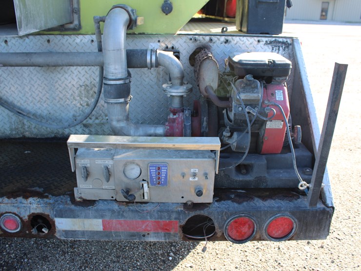 1995-ford-ft900-image-5