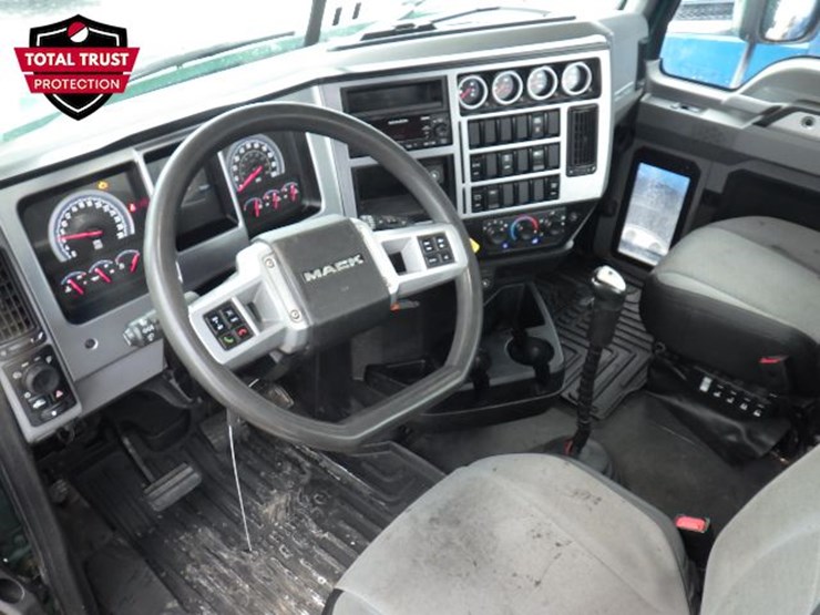 2023-mack-anthem-image-17