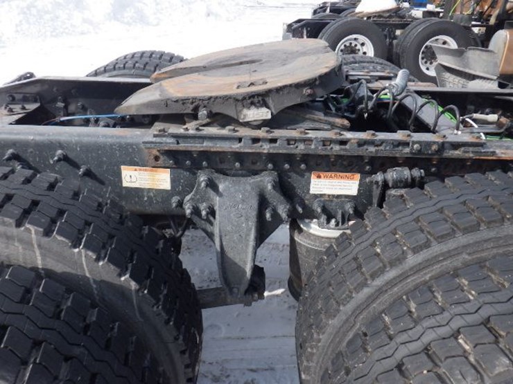 2022-freightliner-cascadia-126-image-7