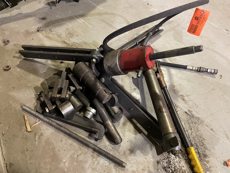 #7000-•-hydraulic-press-image-3