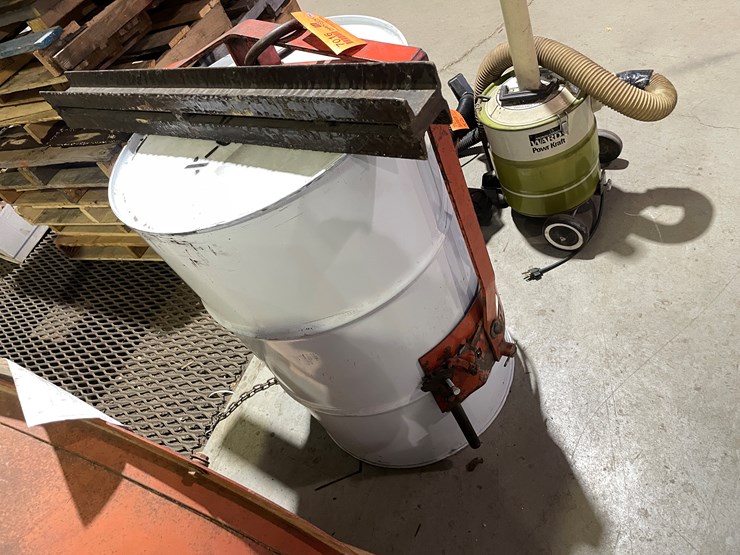 #7016-•-55-gallon-drum-lift-image-5
