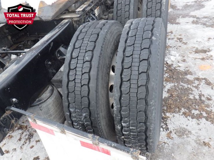 2022-kenworth-t680-image-11