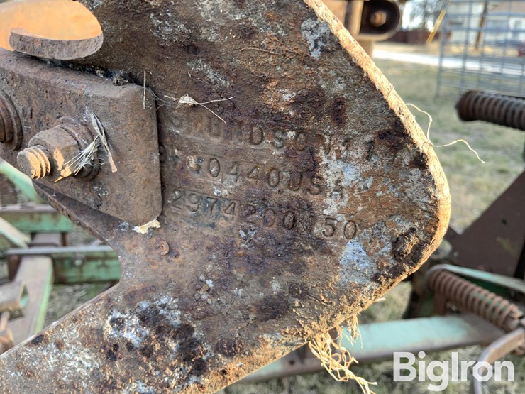 john-deere-chisel-plow-sweep-image-16