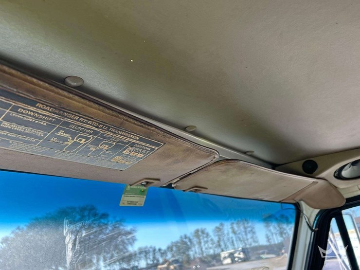 2003-sterling-l8500-image-17